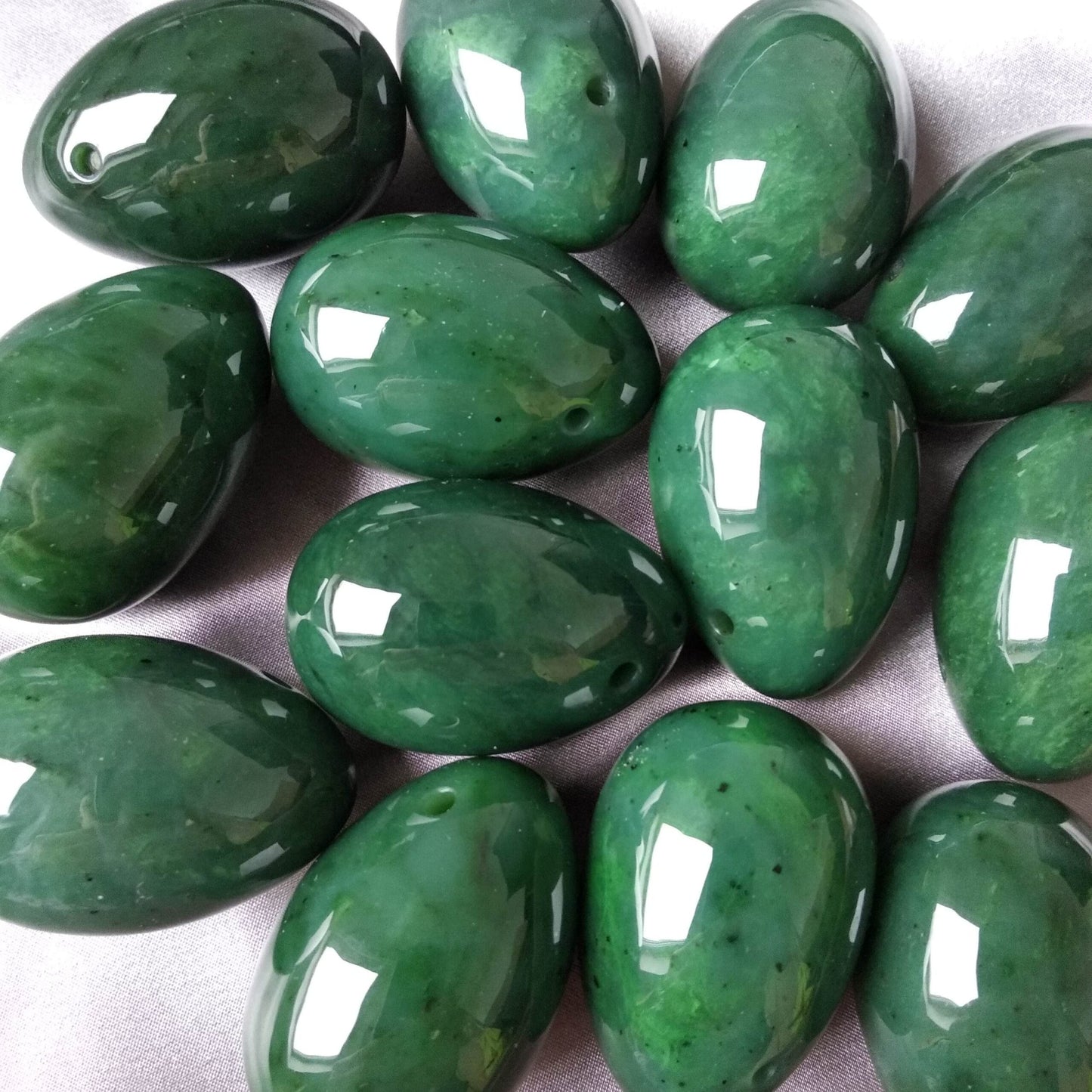 Canadese nefriet jade Jademine